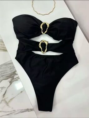 🌿 Black Cutout Swimsuit